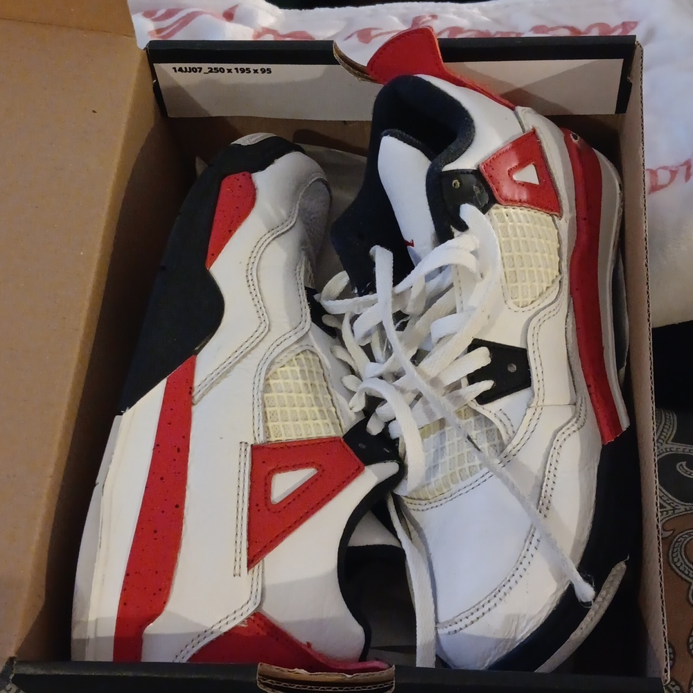 Boys Jordan
